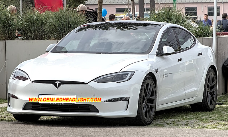 Tesla Model S Full LED Matrix Projector Headlight Lens Cover Yellowish Scratched Lenses Crack Cracked Broken Fading Faded Fogging Foggy Haze Aging Replace Repair Fix